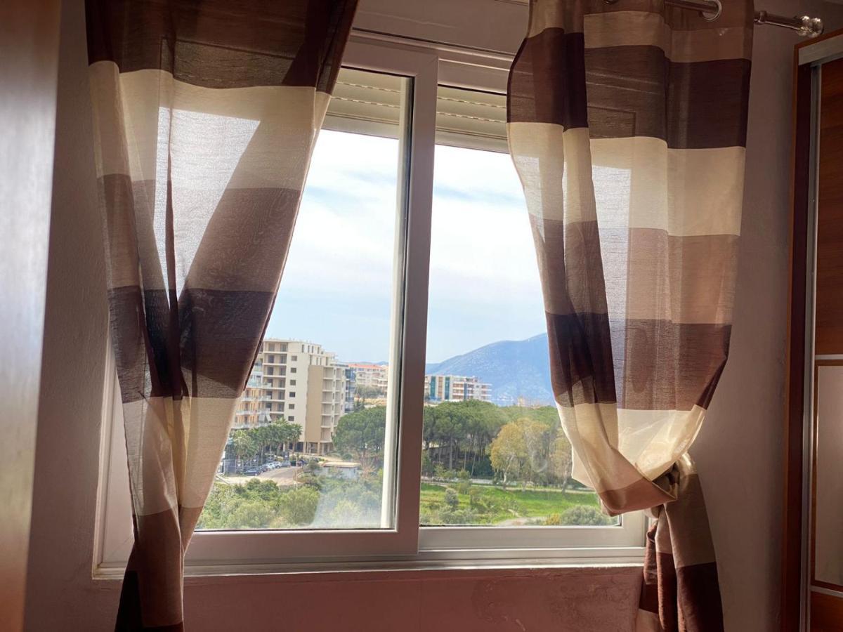 Sea View *